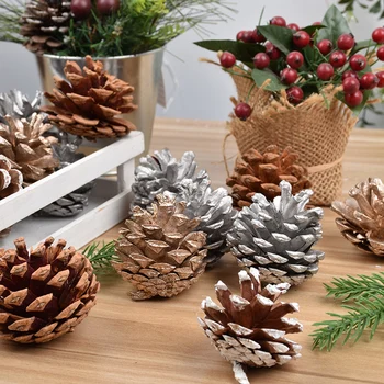 Kodu teenetemärgi esemed Christmas tree teenetemärgi, logi männi puu-rippuvad dekoratsioonid, pärjad kuld ja hõbe valge männi käbid